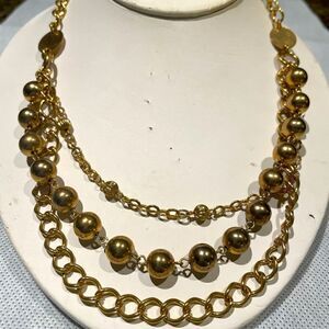 Gold tone necklace 